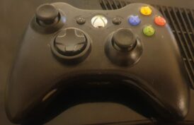 Begagnad Xbox 360 S konsol, Blank svart, model 1439, 250GB - Bild 3