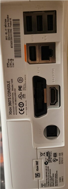 Alternative view of Begagnad Xbox 360 S konsol, White, modell 1439