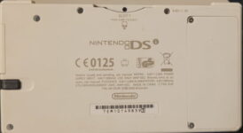 Alternative view of Nintendo DSi Arctic White - Begagnad Nintendo DS konsol