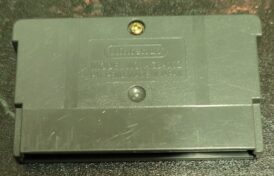 baksidan av kassetten til TV-spelet Wario Land 4 Game boy advance (GBA) i Europeisk EUR utgåva