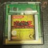 Framsidan av kassetten till TV-spelet Yu-Gi-Oh! Dark Duel Stories game boy color i europeisk EUR utgåva